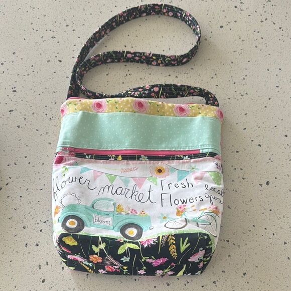 handmade Multicolor Floral Crossbody Bag Shoulder Bag Summer Markets Casual EUC - Picture 1 of 14